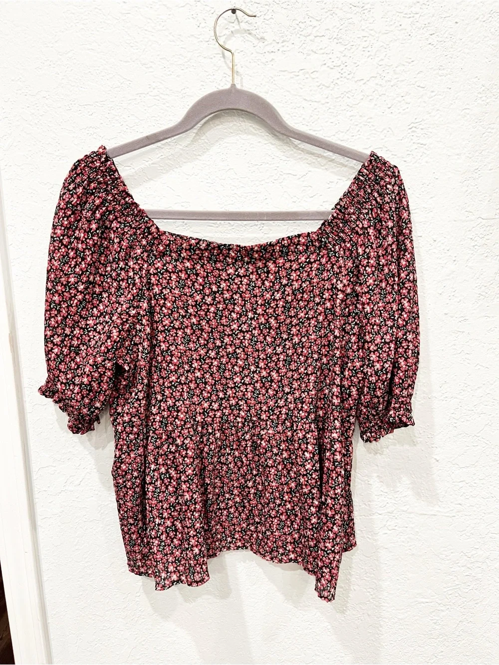 Loft Ditsy Floral Top Size Large Black Red Puff Sleeve Cottagecore Dark Coquette